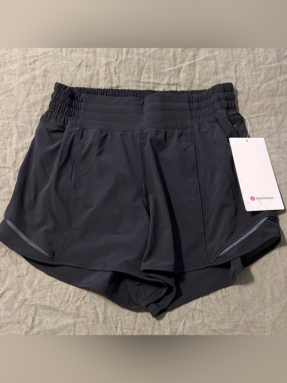 Lululemon Hotty Hot High-Rise Shorts 4”